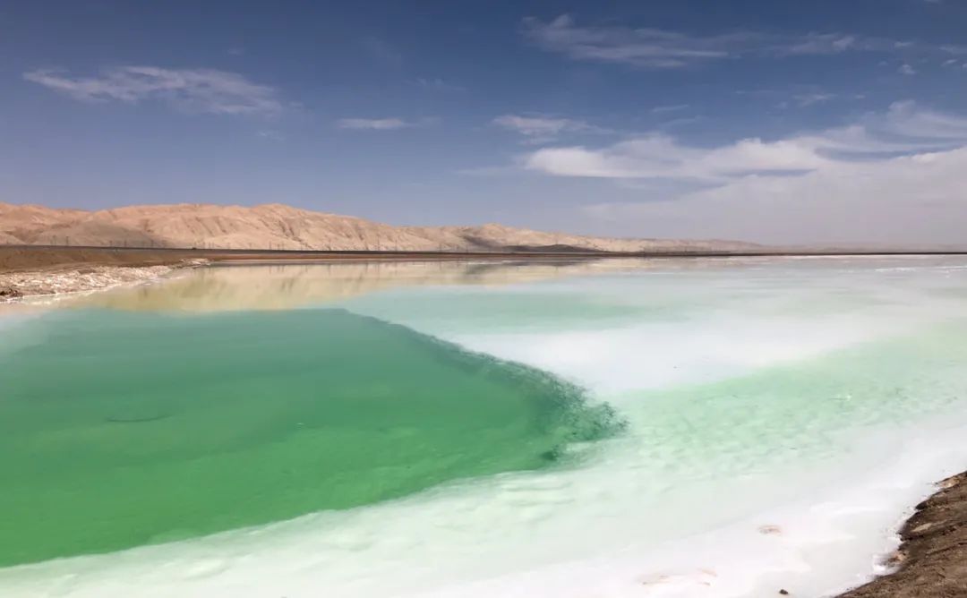 茫崖艾肯泉夏季游攻略,青甘大环线艾肯泉