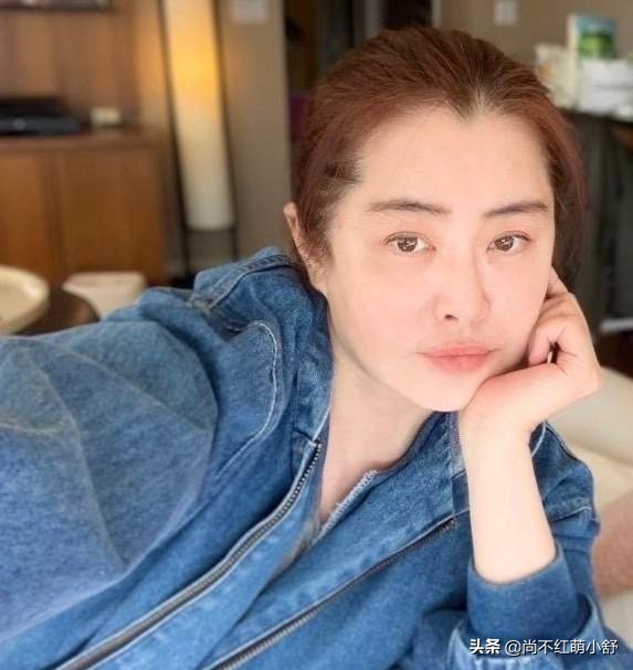 王祖贤私服穿搭,王祖贤的衣品