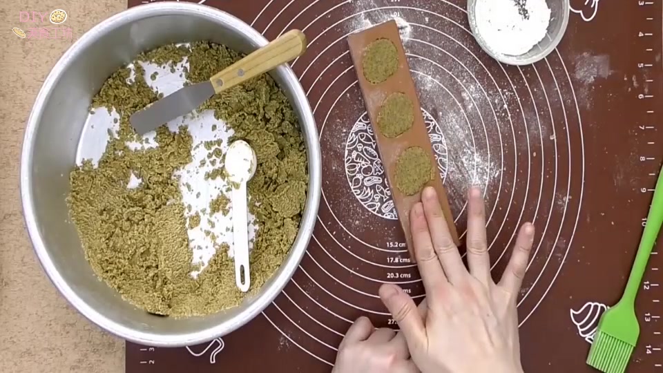 绿豆饼烘焙方法,绿豆饼板栗饼烘焙教学