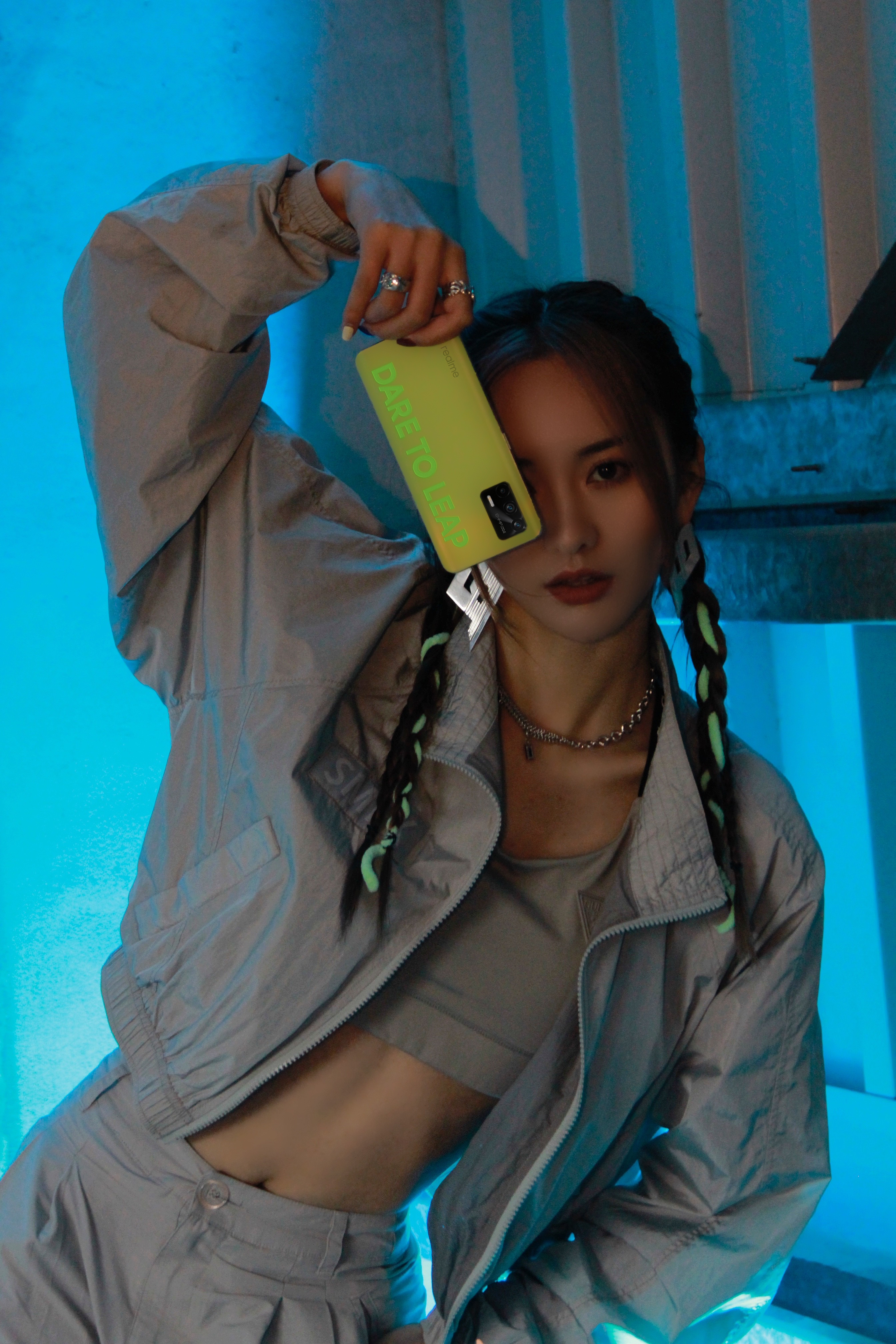 realmeq3pro萤火虫能发光吗,realmeq3pro萤火虫配色夜光效果