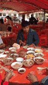 重度强迫症表情包gif,搞笑gif开心一刻单身也挺好