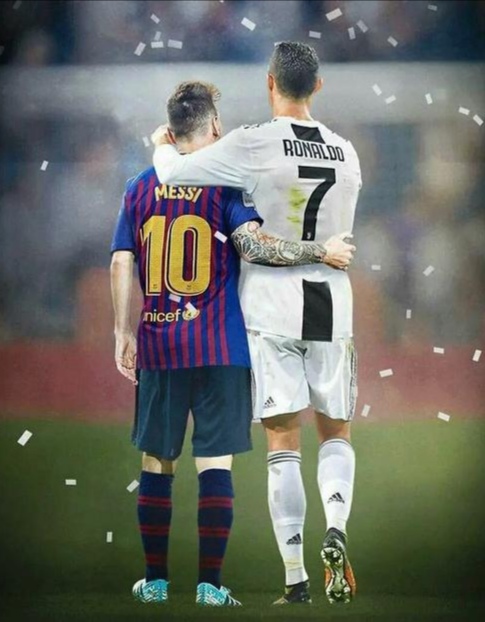 c罗和梅西对待球迷的区别,为什么c罗和梅西总会有人作比较