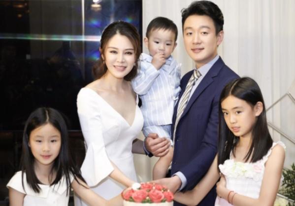 红粉世家开播17年，女主美貌翻车，男主发福演爸爸，女配跻身一线