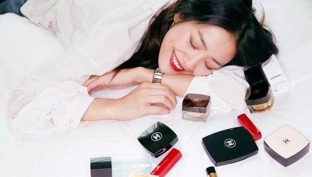 香奈儿口红部分试色,香奈儿diorgucci的口红哪个好