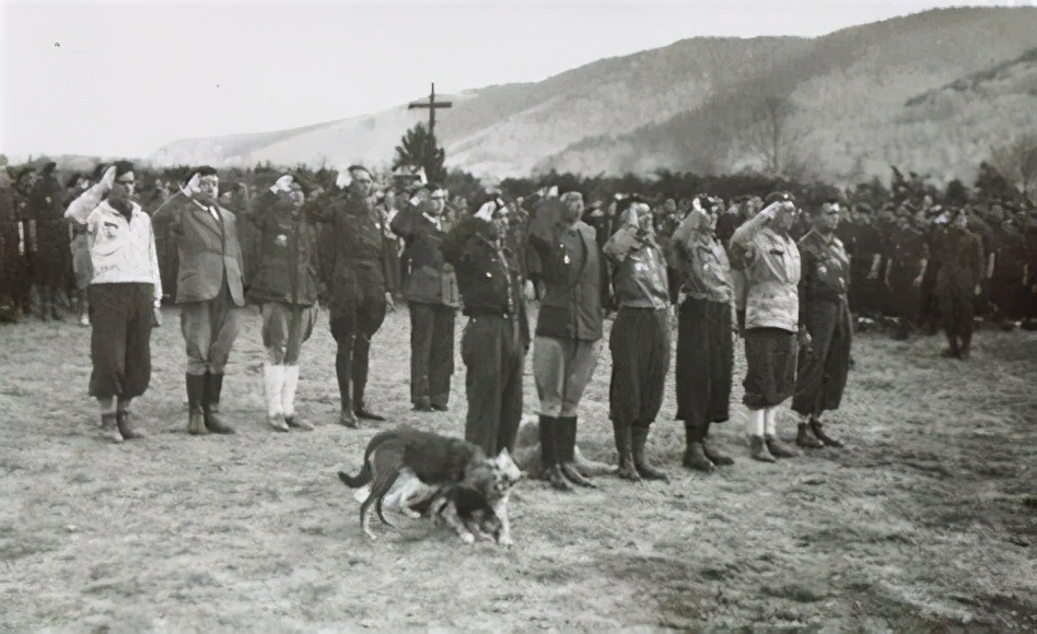 moncler羽绒服国外代言明星,moncler一件羽绒服可以穿几年