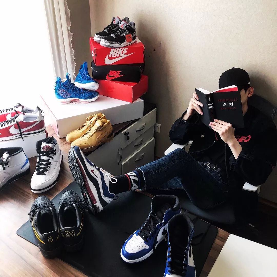 盘点白敬亭的私藏潮鞋,白敬亭收藏鞋子搞笑视频