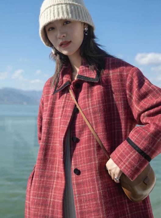 红格子牛仔外套怎么搭配图片,秋季紫色格子外套穿搭