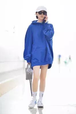 这篇春晚穿搭主要是来回(应)馈(付)社(老)会(板)的!