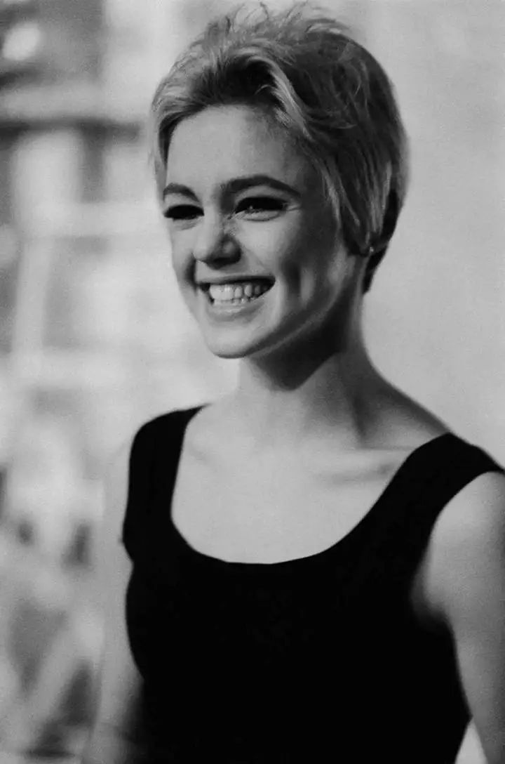 美貌名媛，纵欲一生，28岁悲惨而死，豪门太多辛酸泪