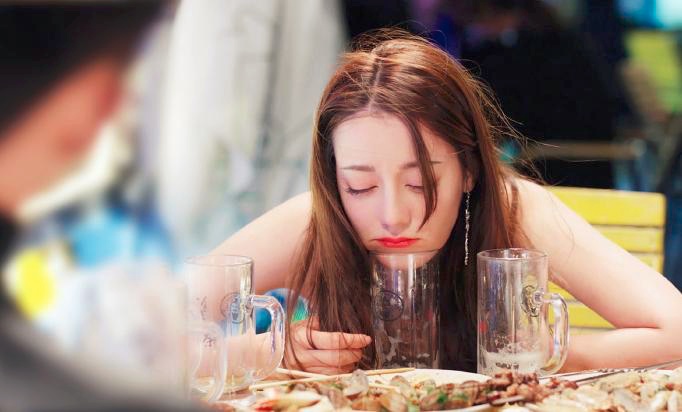 冲动消费年轻人,上瘾消费行为