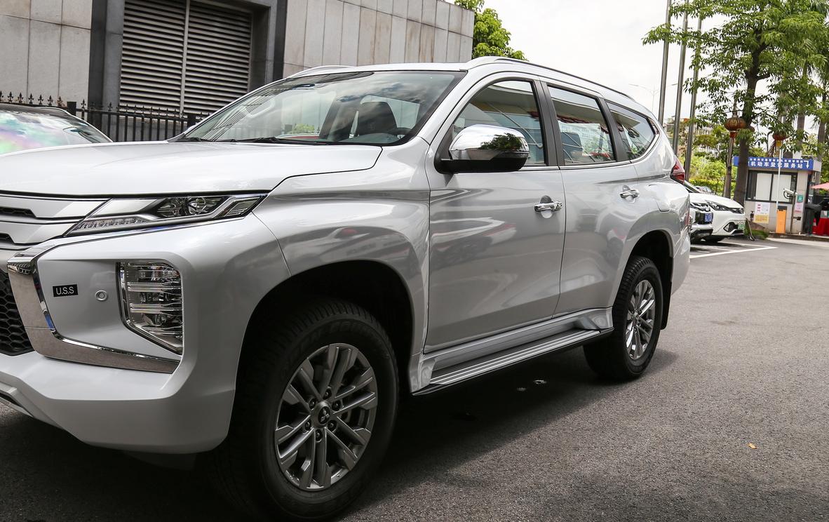 进口2022三菱帕杰罗劲畅四驱越野,三菱帕杰罗劲畅13万左右