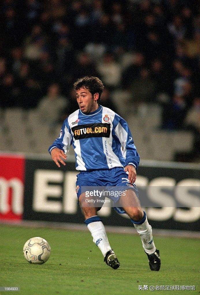 武磊二十四号球衣照片,武磊西班牙人7号球衣特写