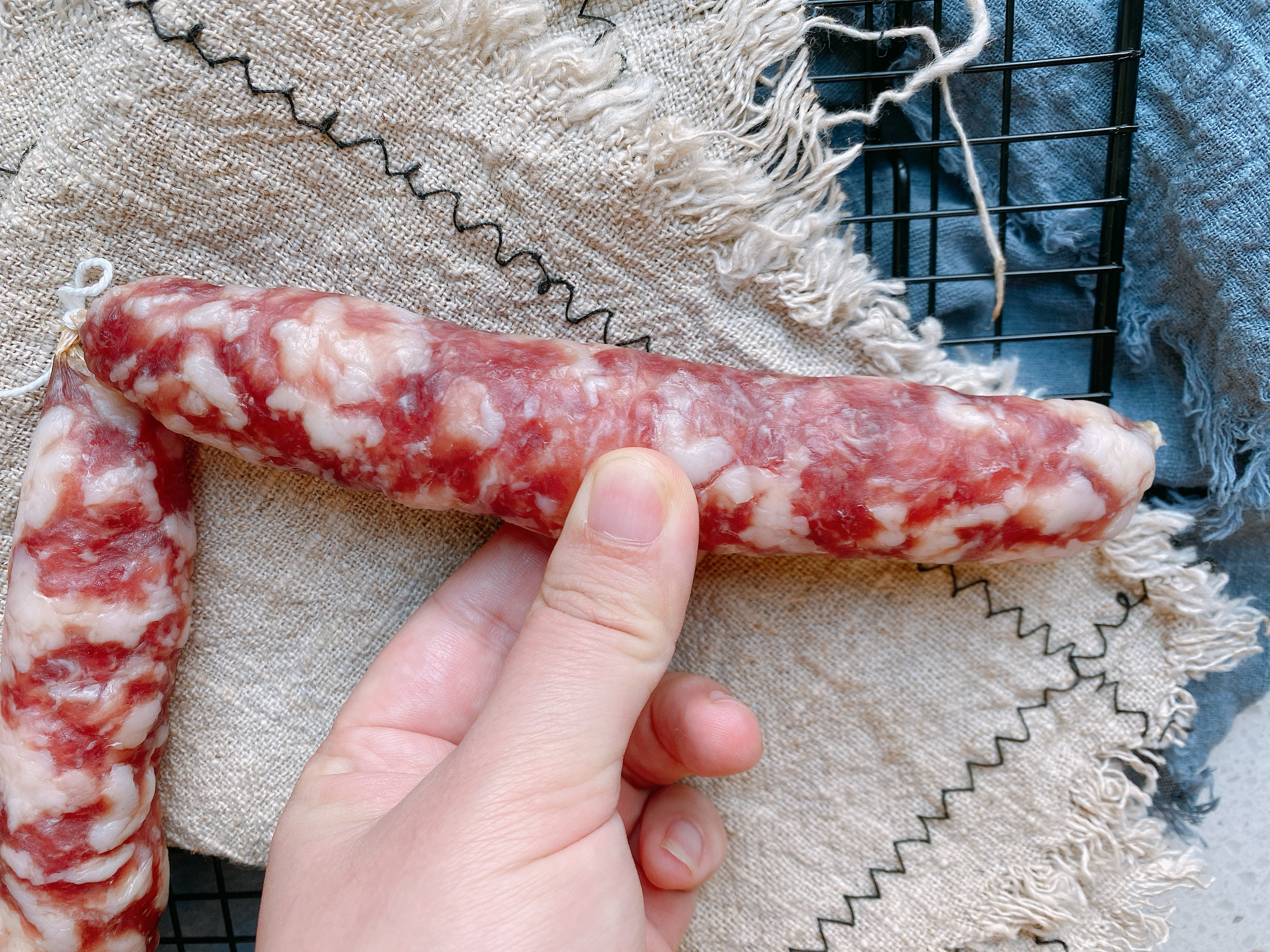 灌香肠的独家秘方一定要收藏起来,灌香肠4斤香肠的制作方法和配方