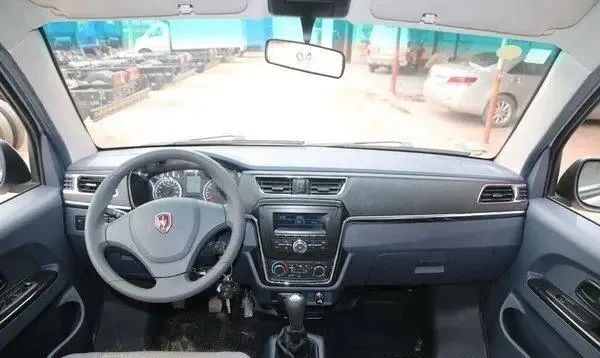 金杯s22双排微卡和t32对比,金杯t32微卡小货车限重是多少