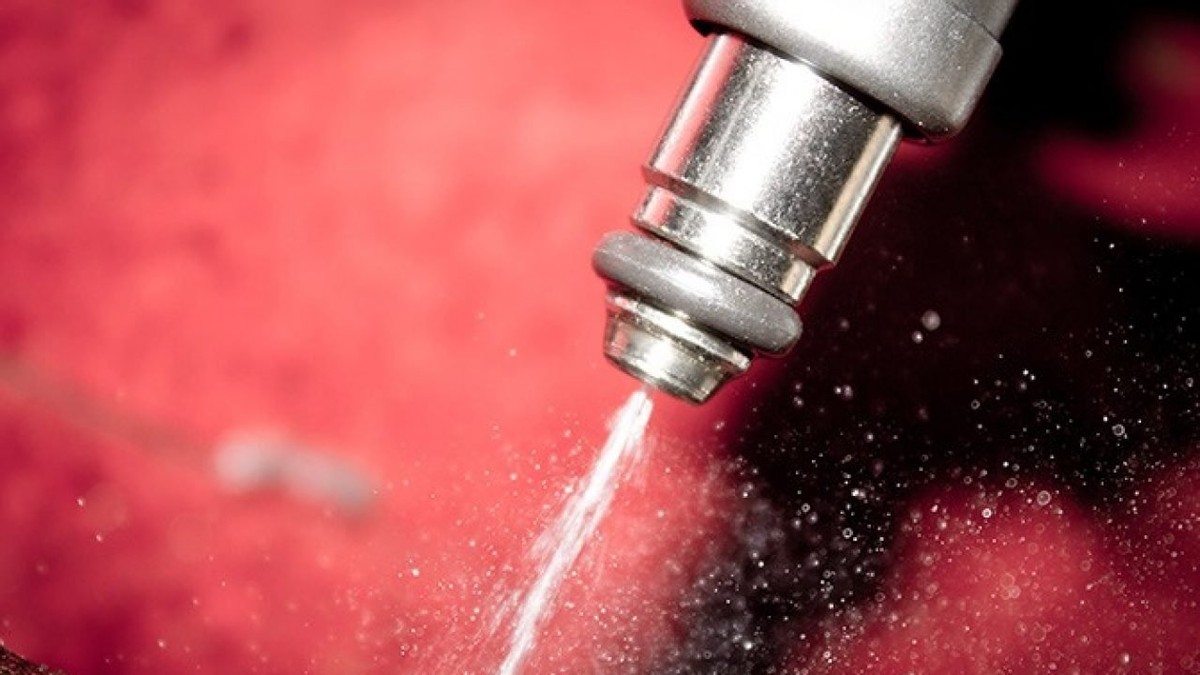 清洗喷油嘴和清洗积碳是一回事吗,发动机喷油嘴有必要清洗吗