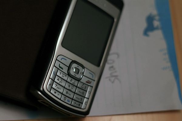 当年的机皇诺基亚n81,当年的诺基亚机皇还会卷土重来吗