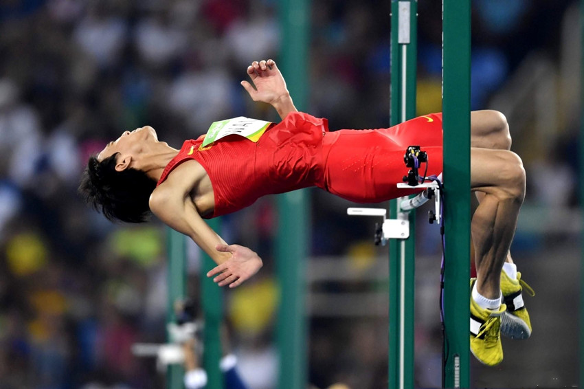 朱建华评价张国伟跳高最高纪录,张国伟跳高成绩超越朱建华