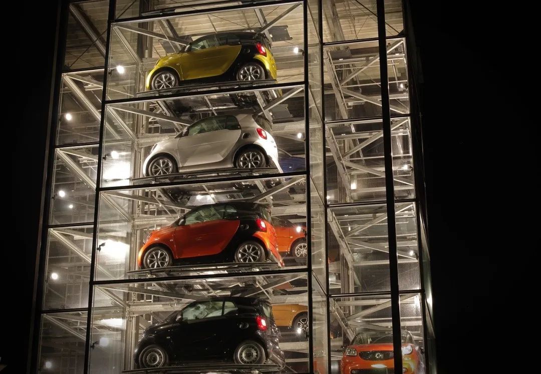 高档二手车老板娘说车,二手车界最牛逼的老板娘