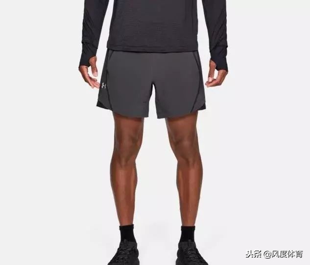 健身肌肉男穿衣搭配图片,肌肉男在健身穿衣搭配