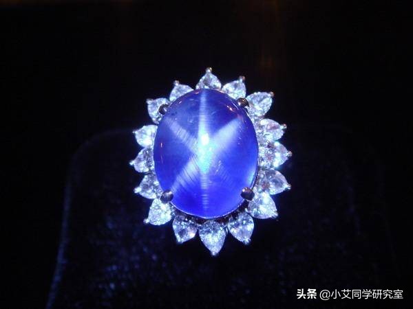 星光宝石是天上的星星,照亮黑夜;猫眼是人间的精灵,看透这世界