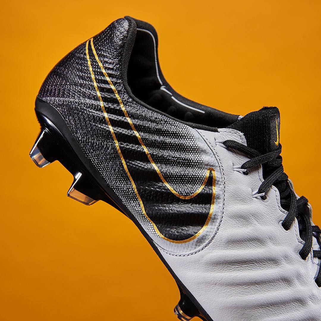 看足球鞋测评该看谁,日本足球鞋enjoyz