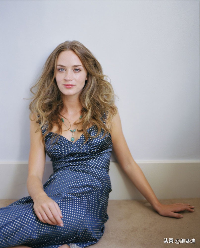 艾米莉:因口吃跟演戏结缘,屡次错过漫威角色,却依然扛起一片天