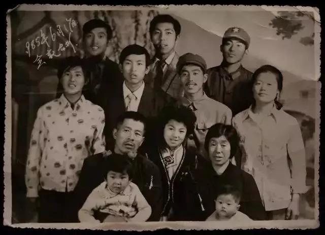 17岁被侵犯，34岁成*鸨老**，37岁拍片拿大奖，好绝一女的