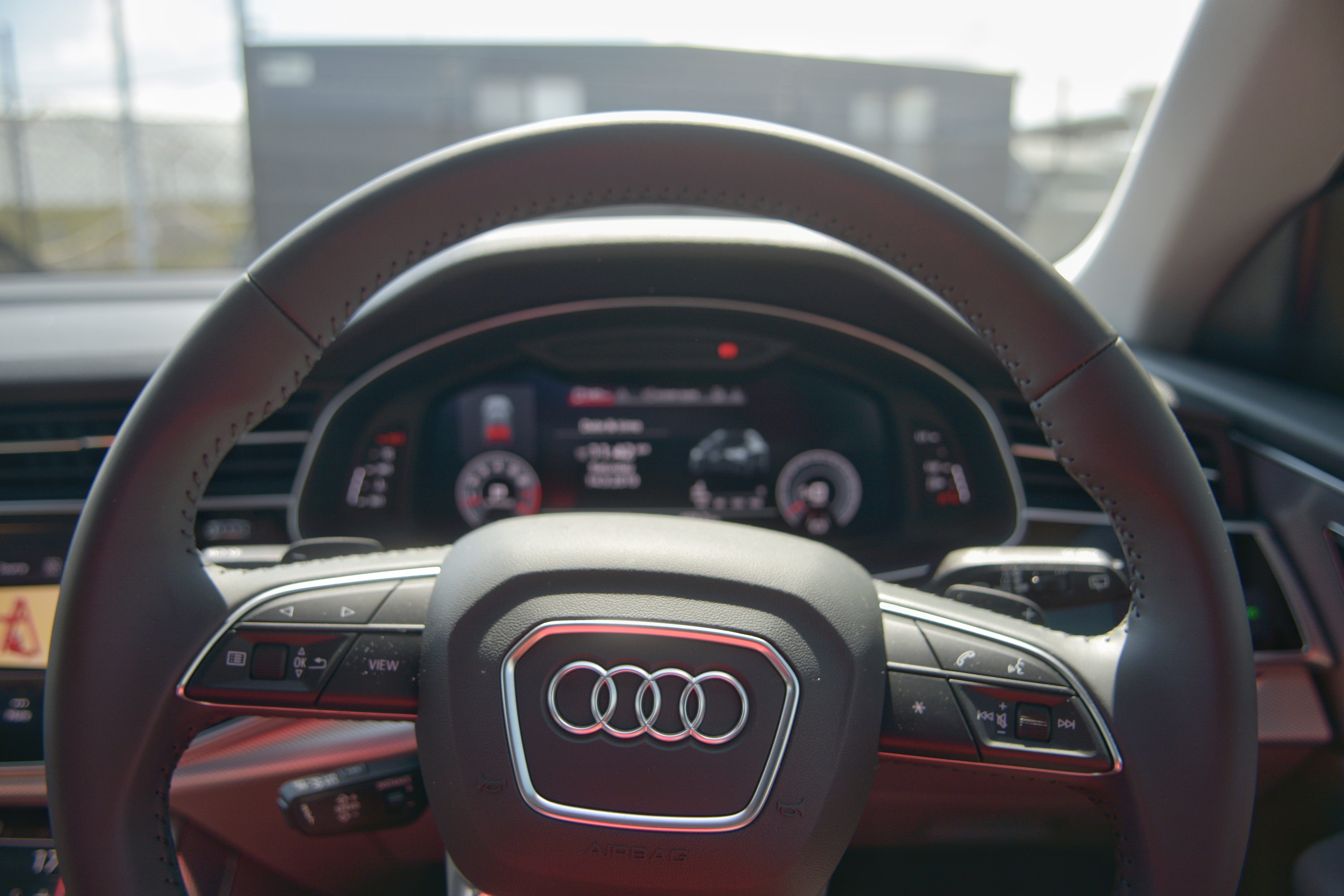 奥迪q8名场面,奥迪q855tfsi价格多少钱