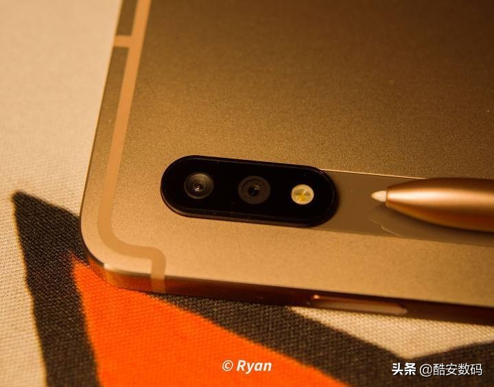 三星galaxytabs7+对比ipadpro,ipad平板只有紫色和蓝色