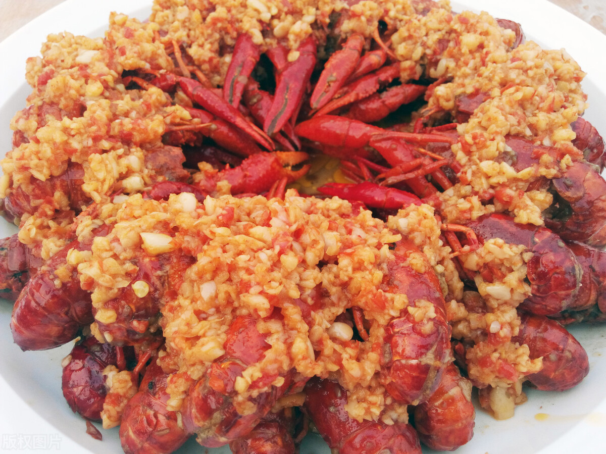 为什么虾熟了会卷起来,虾怎么处理可以弯曲