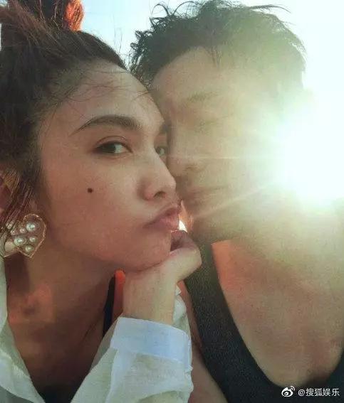 疫线浪漫故事,战疫中的爱情故事深度评析