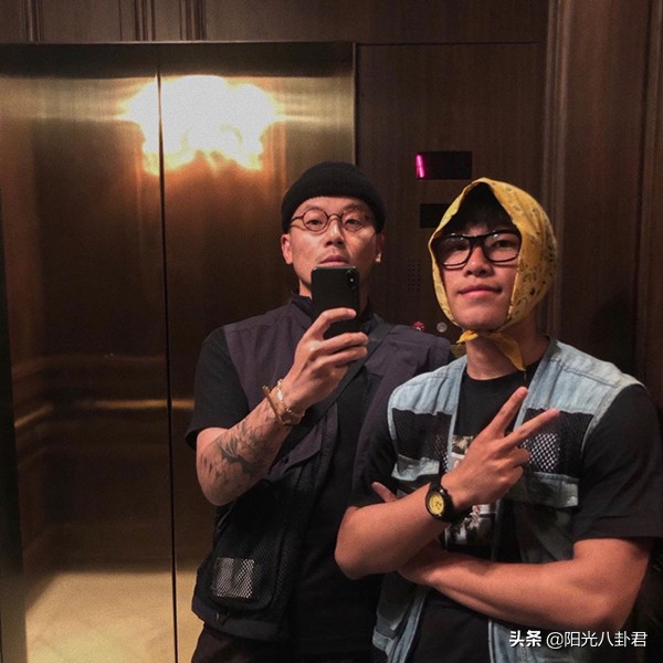 陈坤晒儿子帅气校服照,陈坤17岁儿子