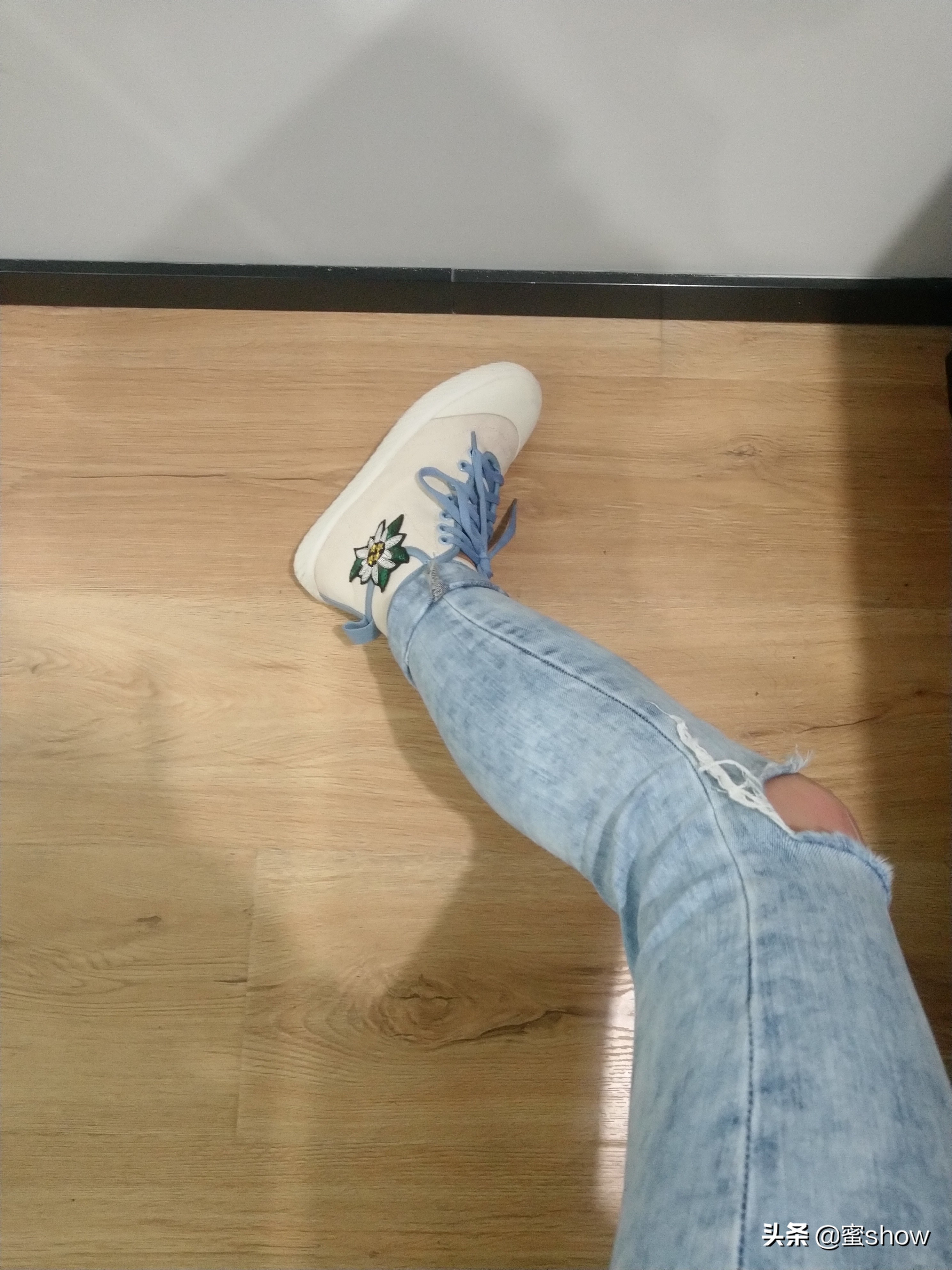 尖头高跟鞋前面磨脚怎么办小窍门,如何挑一双合脚高跟鞋