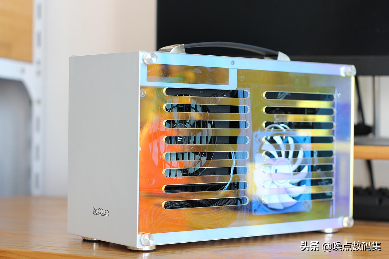 超频三蜂鸟100机箱,超频3蜂鸟i100装机