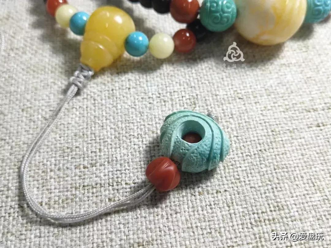 南红锁骨链如何搭配,锁骨链上怎么搭配珠子好看