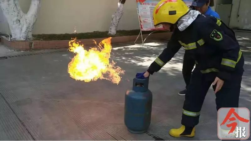 燃气爆炸怎样引起的,消防提示预防燃气爆炸这些要牢记
