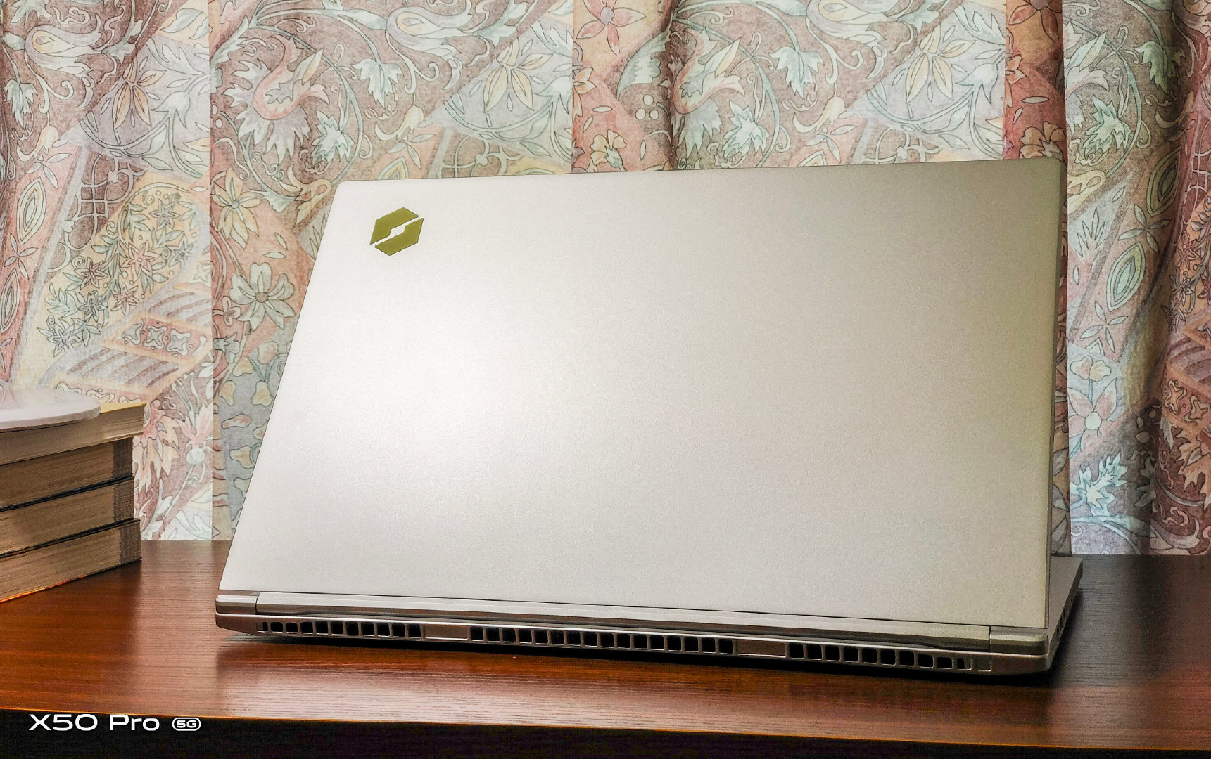 机械革命4060笔记本中正评测,机械革命code01