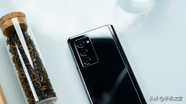 三星折叠屏zflip2值得买吗,三星折叠屏手机GalaxyZFold3