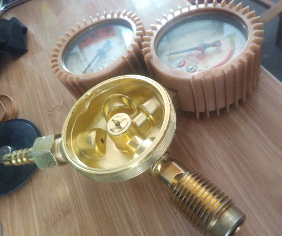 乙炔表各个部位名称,乙炔减压表结构说明