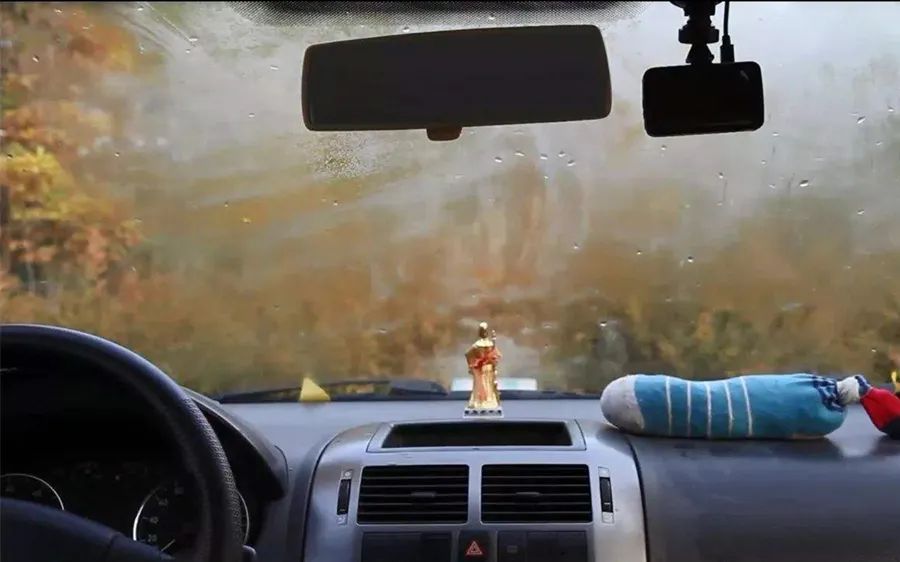 汽车天窗是鸡肋还是实用,为什么都说天窗没用