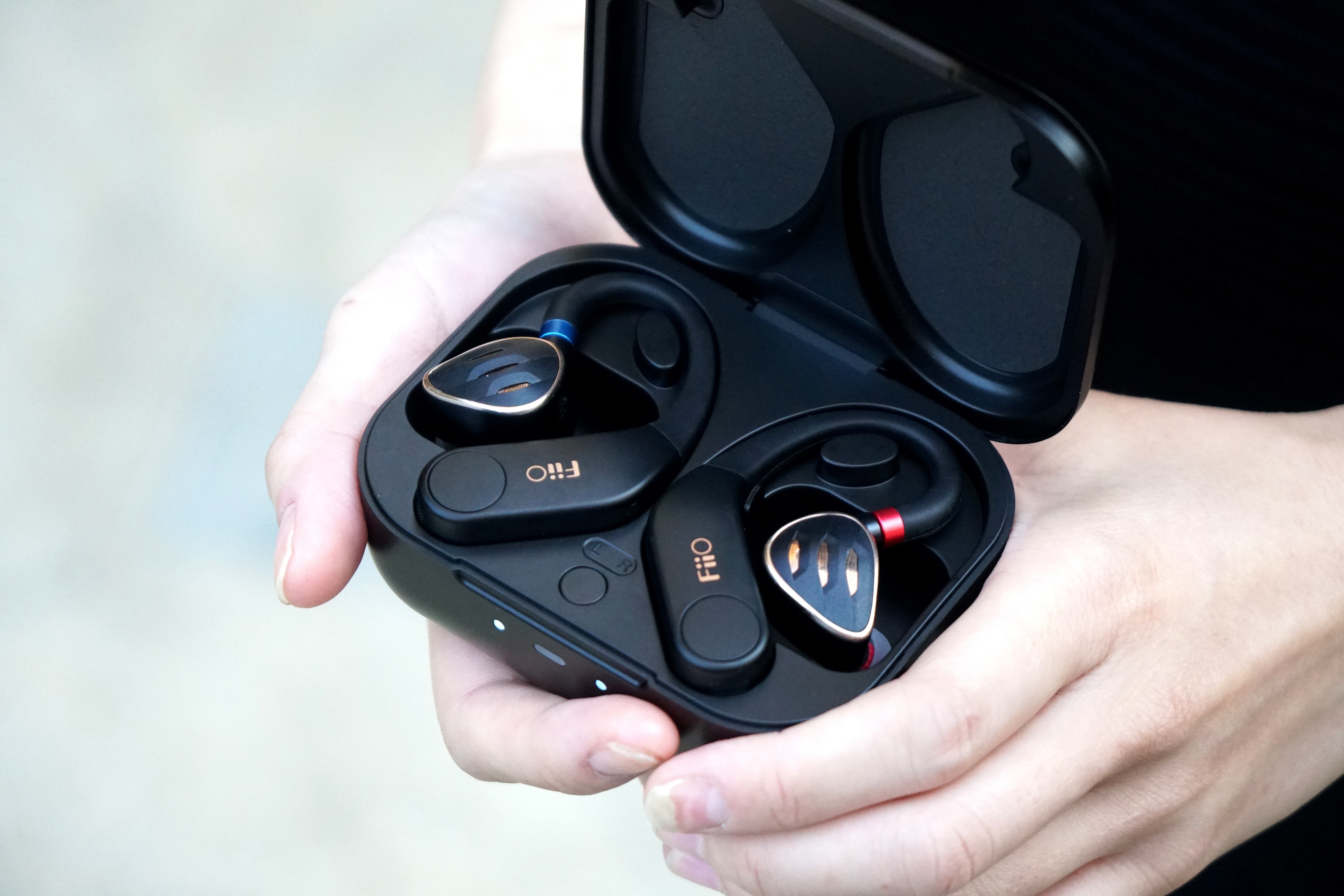 飞傲fh5s耳机测评,飞傲utws5对比飞傲utws3