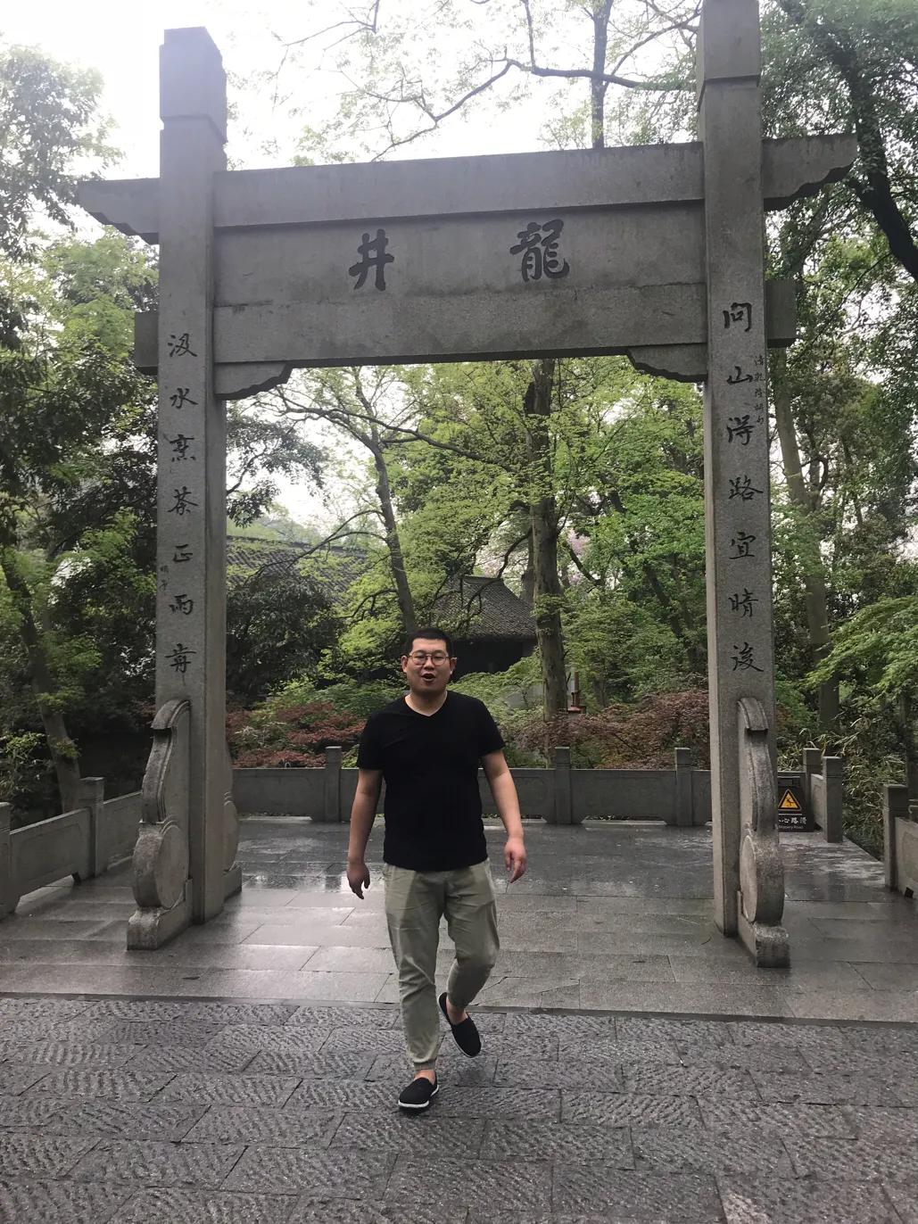 如何挑选西湖龙井茶,西湖龙井茶多少一斤