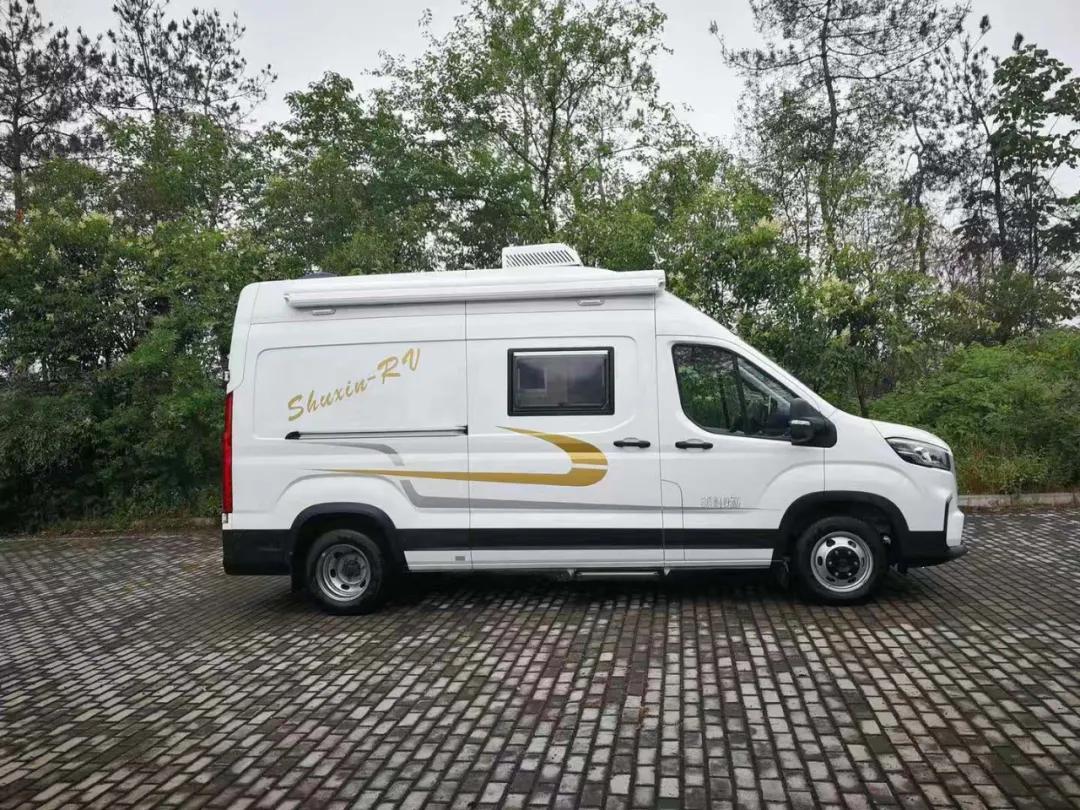 整车室内全软包,程力舒欣房车v90