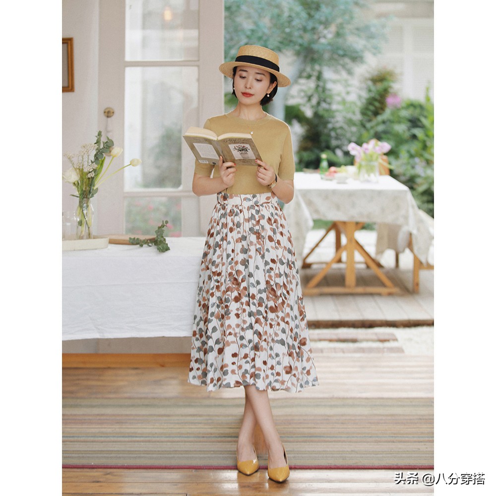 碎花裙该如何穿搭显高级,碎花裙这样选好看又显气质