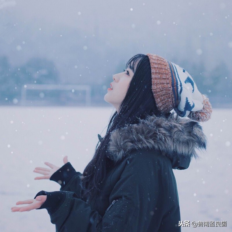 冰天雪地寒梅傲雪,初冬踏雪去寻梅