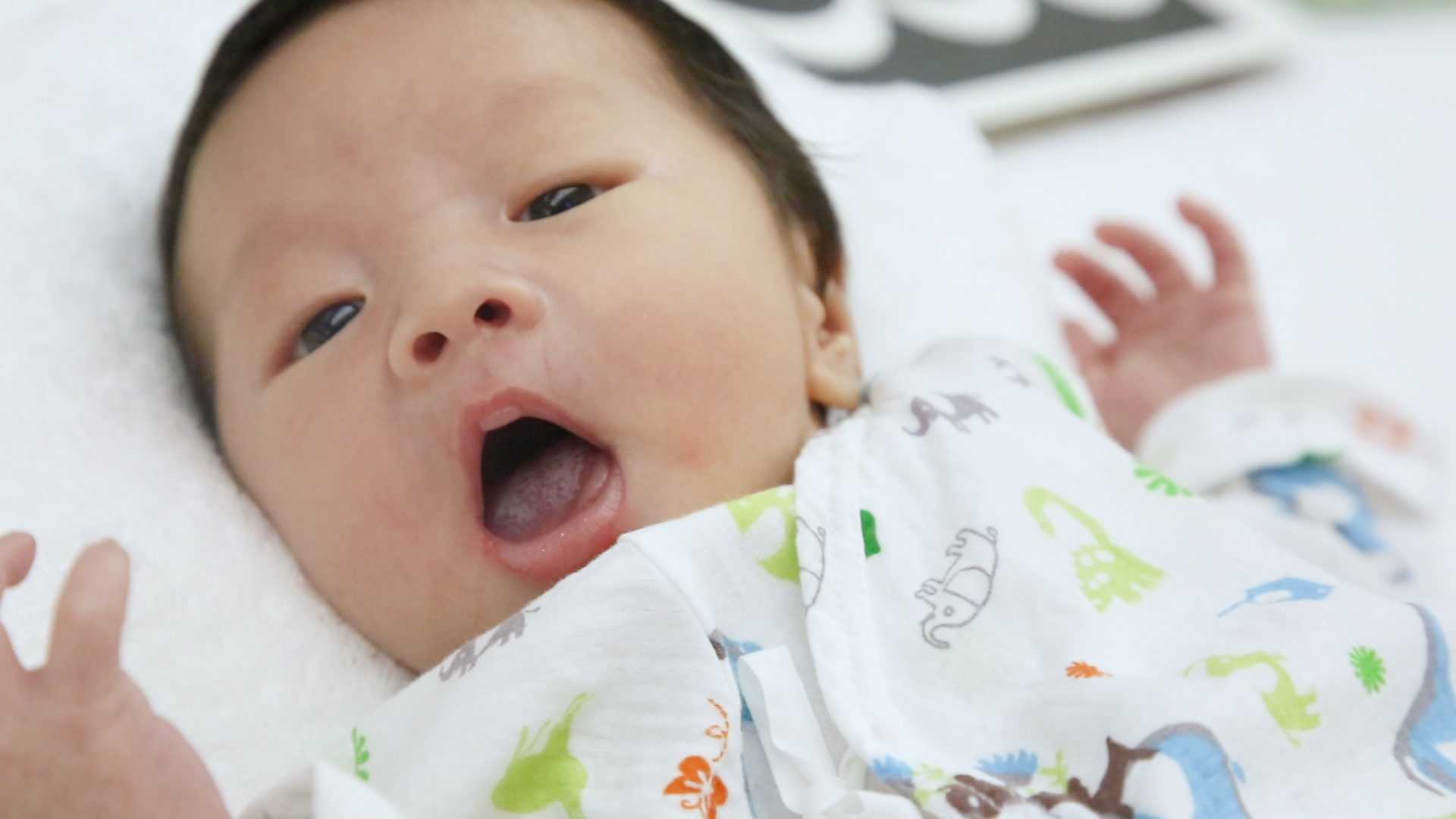 不要再给宝宝用伤身的粉状爽身粉了，可能存有致癌成分的滑石粉