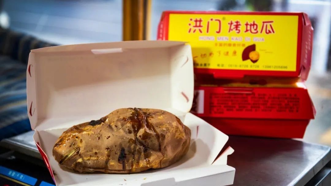 冬天的四大美食烤蜜薯糖炒栗子,冬日必吃烤红薯糖炒栗子奶茶