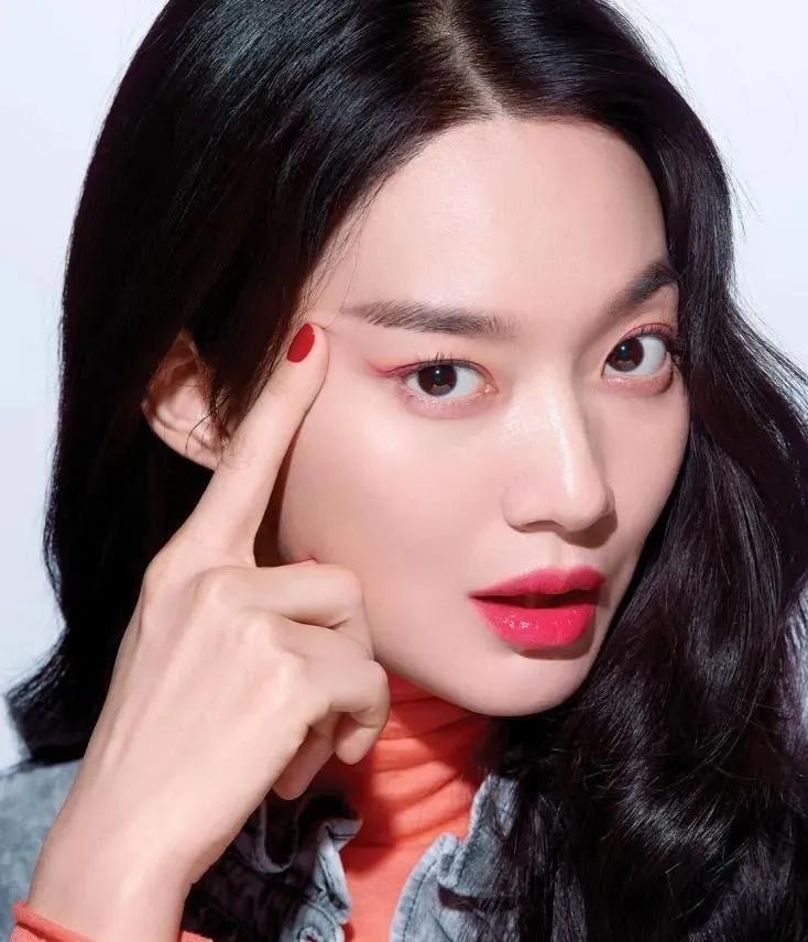 她被称韩国硬照女王，手握时尚圈顶级资源！网友：姐姐我可以