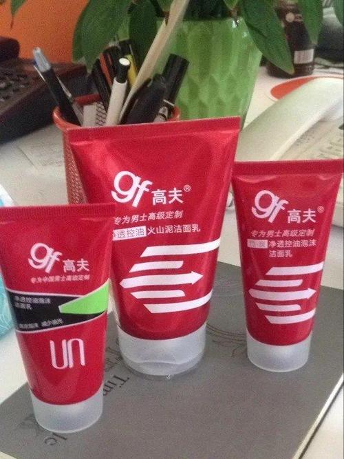 男人做到这4点才更吸引女生,男人怎么做才能让女生喜欢上你