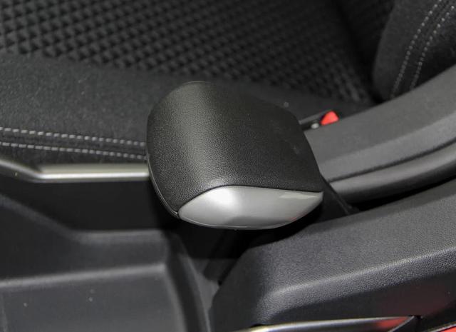 十年的雪铁龙爱丽舍值得买吗,为什么成功人士都要买豪车